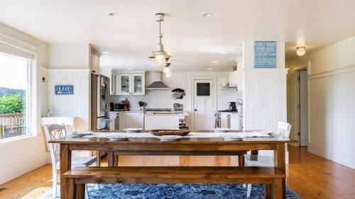 Langley House | Bayview Together Farm by AvantStay A Location