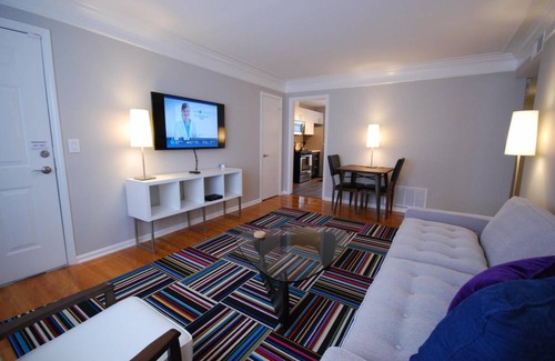 Brookwood Apartment | (BCL1b) Isolate in Style. Professionally Cleaned & Sanitized, No-Contact Stays.