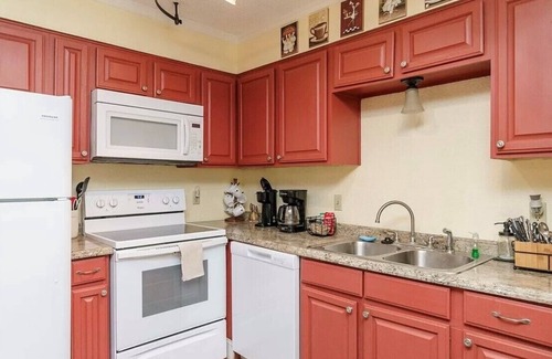 Port Aransas Condo | Beach access, community heated pool & hot tub! Pet friendly!