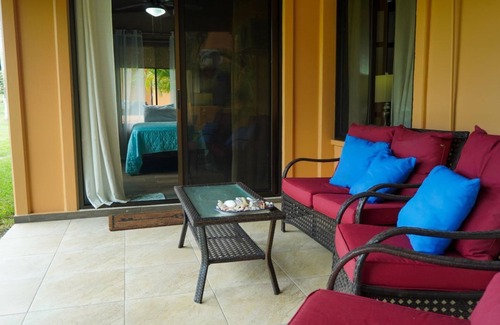 Pavones House | Beach Casita, Pilon de PavonesnSteps away from perfect surf!