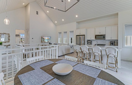 Cinnamon Shore House | Beach Cottage on Sunset Park@Cinnamon Shore Near Great Amenities & Pizzeria