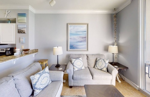 Panama City Beach Condo | Beach Front 2bed 3bath bunks Free Beach Service Free Golf & Activities Daily