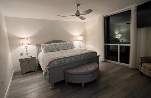 Holiday Isle Apartment | Beach Front Relaxing get away on beautiful Destin Emerald coast