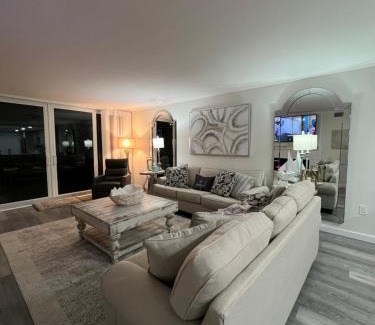 Holiday Isle Apartment | Beach Front Relaxing get away on beautiful Destin Emerald coast