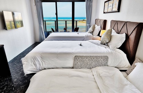 Chatan Hotel | Beach Front Tower MIHAMA byDSH