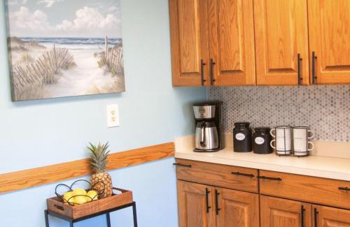 Northeast Virginia Beach House | Beach Happy 4bedrooms-3bath steps to beach