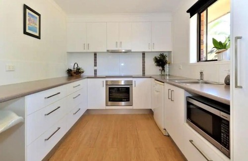 Traviston House | Beach Haven