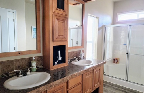 Harbor House | Beach home with Netflix, Wifi and BBQ!