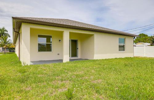 Port Saint Lucie Apartment | Beach-Hop and Golf! Port St Lucie Apt with Shared Yard