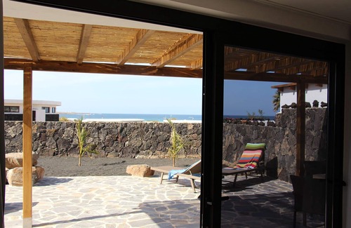 Urbanizacion Famara Villa | Beach House Daida with whirlpool in fantastic location in the Famara Nature Park