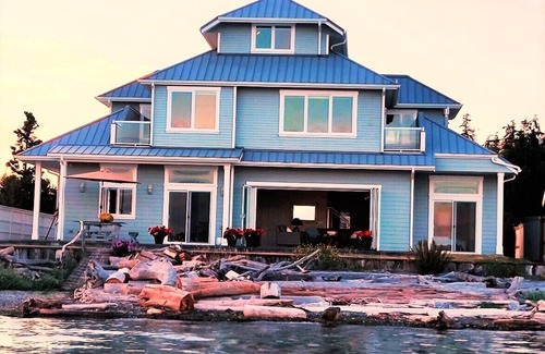 Camano Island House | Beach house no-bank waterfront 4-bedroom vacation home on Camano Island