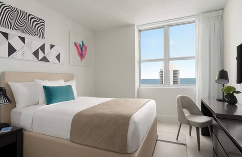 Hollywood South Central Beach Hotel | Beach is Calling! 3 Convenient Units, Onsite Pool, Near Beach