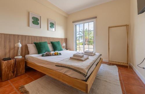 Pedras Pretas House | Beach Retreat - By Wehost
