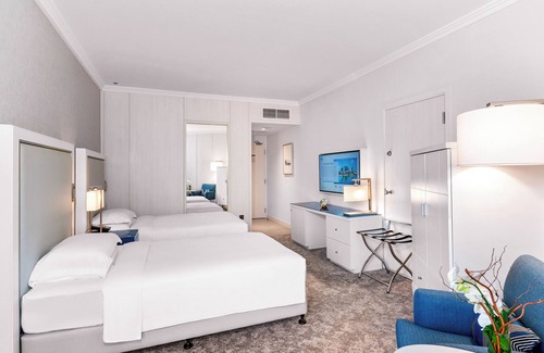 Al Zahiyah Hotel | Beach Rotana