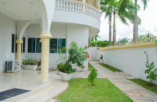 Littoral Department Apartment | Beach Sand Hotel & Resort, Cotonou Standard King Room 1