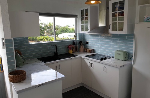 Hervey Bay Apartment | Beach/Sea Front Hervey Bay Boutique Esplanade Elegance