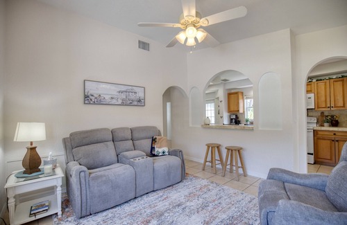 Sarasota Cottage | Beach-Themed Cozy Cottage Close to Downtown, Beaches, Pinecraft & Legacy Trail!