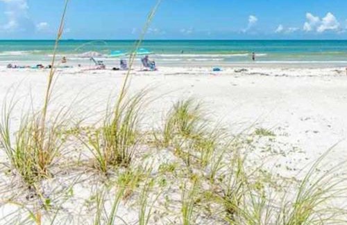 Indian Rocks Beach Apartment | Beach Villa A