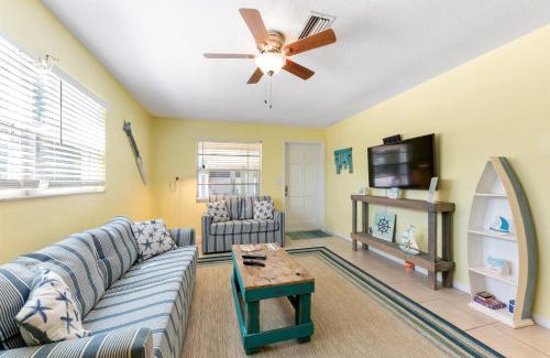 Indian Rocks Beach Apartment | Beach Villa A