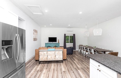 Silver Lake House | Beachfront 5-bedroom vacation home