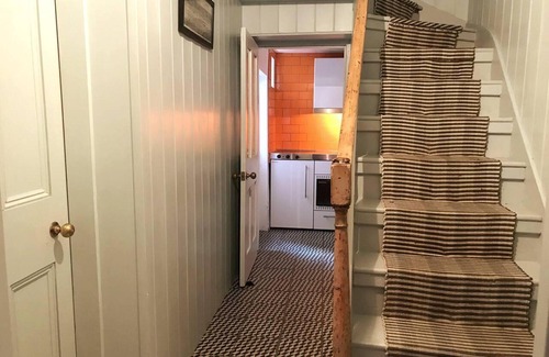 St Leonards-On-Sea Apartment | Beachfront Apartment With Woodburner & Courtyard