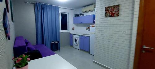 Bat Yam Apartment | Beachfront Apartment Bat Yam 613