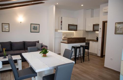 Kastela Apartment | Beachfront Apartments Don