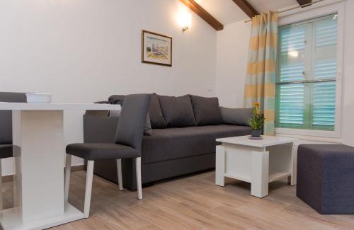 Kastela Apartment | Beachfront Apartments Don