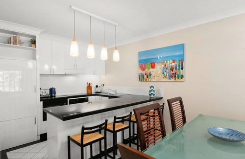 Palm Cove Apartment | Beachfront Apt In Alamanda Beachfront Resort 25