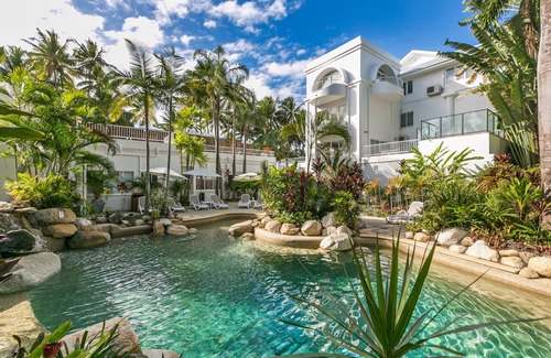Palm Cove Apartment | Beachfront Apt In Alamanda Beachfront Resort 25