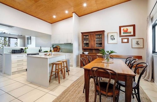 Sunshine Coast Apartment | Beachfront Bliss on Mudjimba Esplanade