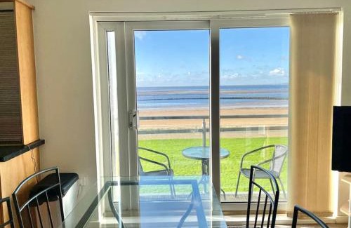 Llanelli Apartment | Beachfront Bliss with Spectacular Views