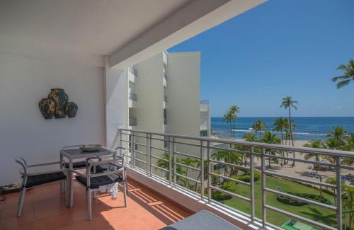 Villas Del Mar Apartment | Beachfront Condo Costa del Sol Sleeps 6