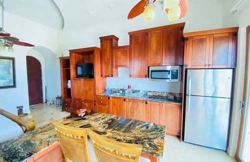 Roatan Condo | Beachfront Condo directly on the private beach - Ground Floor