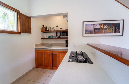 Javilla House | Beachfront Casita steps to the surf!