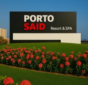 Al-Manasrah Ski Chalet | Beachfront Chalet in Porto Said with P Garden
