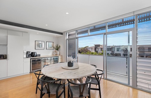 Magenta Shores House | Beachfront Haven Exceptional Family Getaways