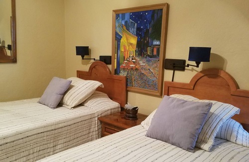 Emiliano Zapata Condo | Beachfront, Oceanview, walking distance to Malecon 2 bdrm/2 bath unit for rent