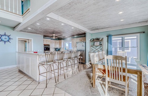 Morgantown House | Beachfront - Pools & Pickleball