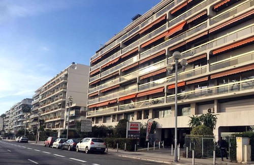 Les Baumettes Apartment | Beachfront Studio on Promenade des Anglais