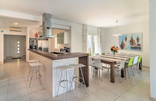 Mirce Villa | Beachfront Villa Gumonca wt heated pool, jacuzzi, seaview terraces & eco gardens