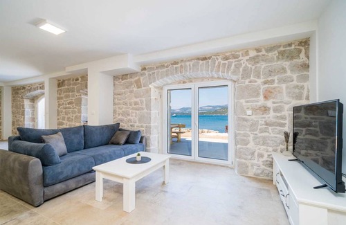 Putnikovic Villa | Beachfront Villa Olive Mill