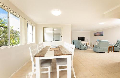 Tuncurry Apartment | Beachside 2
