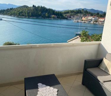 Blace Apartment | Beachside 2-Bed Bliss!