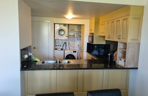 Miami Apartment | Beachside on Brakes!