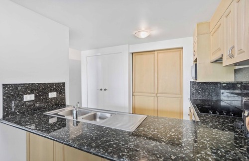 Miami Apartment | Beachside on Brakes!
