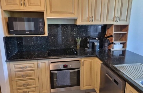Miami Apartment | Beachside on Brakes!