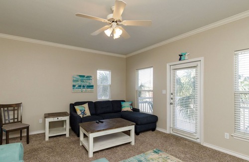Corpus Christi House | Beachy Keen TBE201K-Alluring 3-Story Townhome W/ Amazing Pool