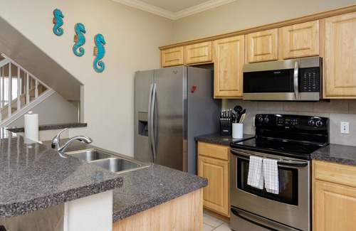 Corpus Christi House | Beachy Keen TBE201K-Alluring 3-Story Townhome W/ Amazing Pool
