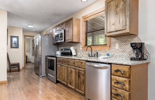 Gatlinburg Cabin | Bearadise: Beautiful Stream-Side Cabin Only Minutes from Gatlinburg Strip